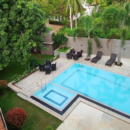 Malindu Yala Gate Hotel Tissamaharama Exterior foto