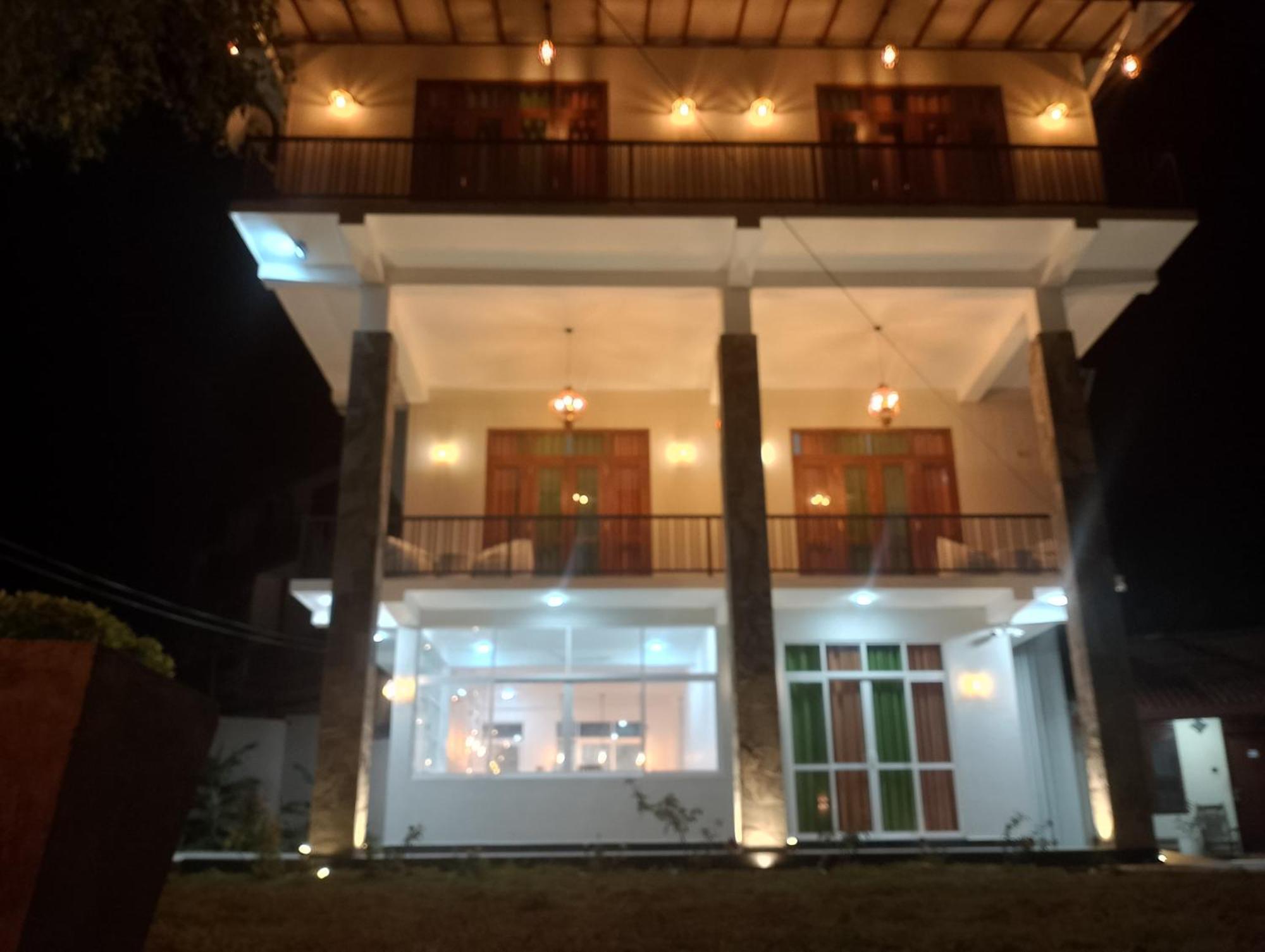 Malindu Yala Gate Hotel Tissamaharama Exterior foto