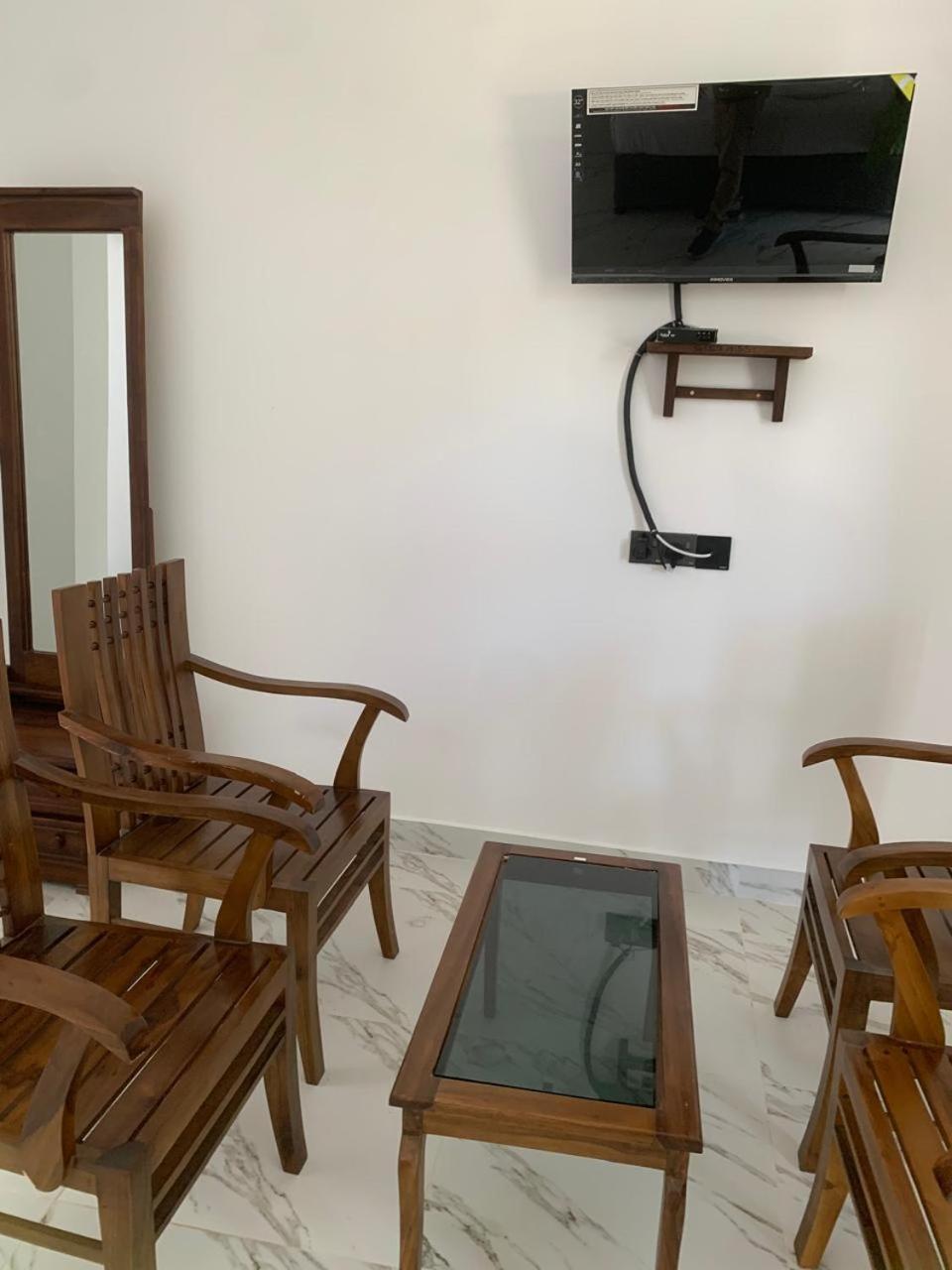 Malindu Yala Gate Hotel Tissamaharama Exterior foto
