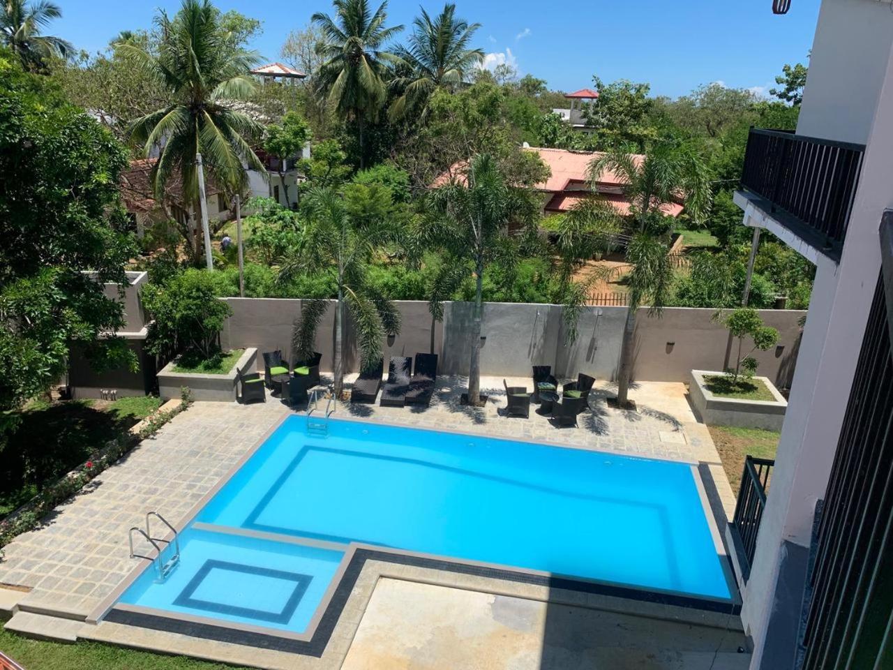 Malindu Yala Gate Hotel Tissamaharama Exterior foto